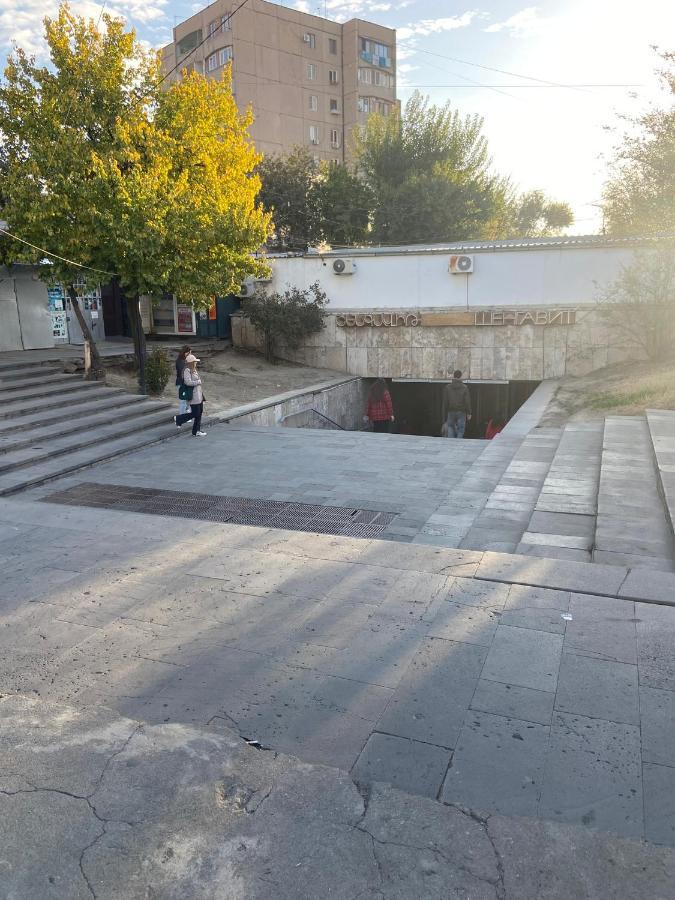 Vahe'S Family Guests House Apartment Yerevan Exterior photo